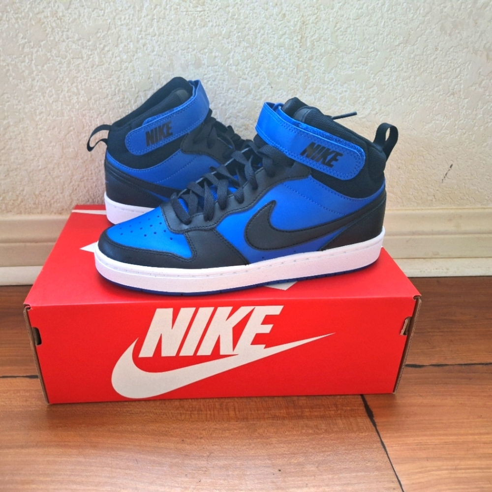 Nike - Picture 1 of 4